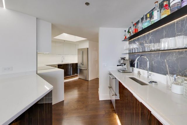950 N Michigan Avenue 3103, Chicago, IL 60611