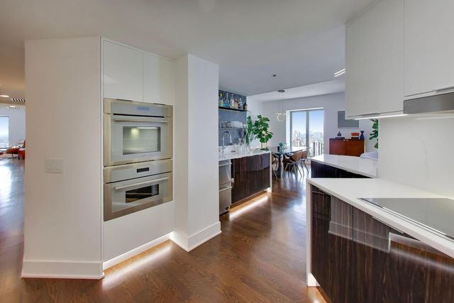 950 N Michigan Avenue 3103, Chicago, IL 60611