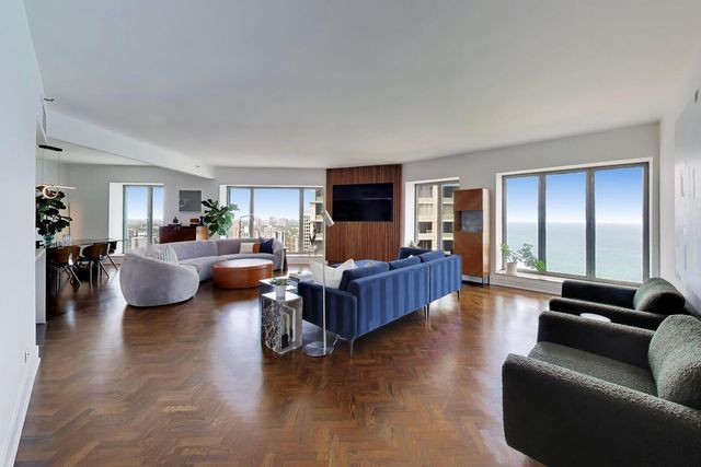 950 N Michigan Avenue 3103, Chicago, IL 60611