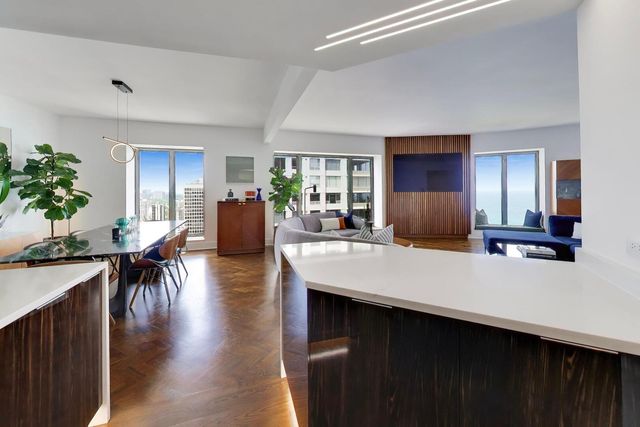950 N Michigan Avenue 3103, Chicago, IL 60611
