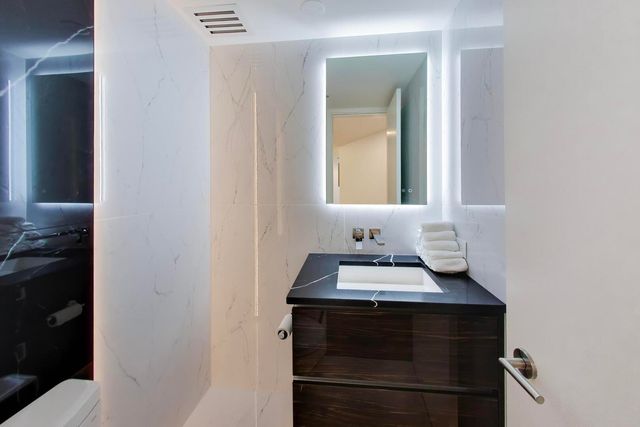 950 N Michigan Avenue 3103, Chicago, IL 60611
