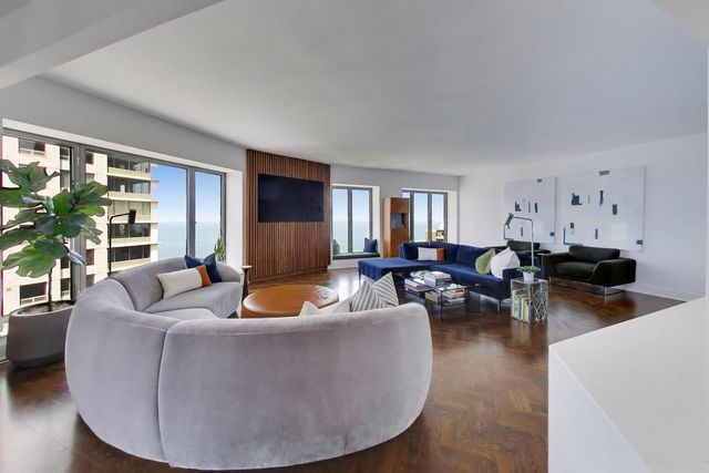 950 N Michigan Avenue 3103, Chicago, IL 60611