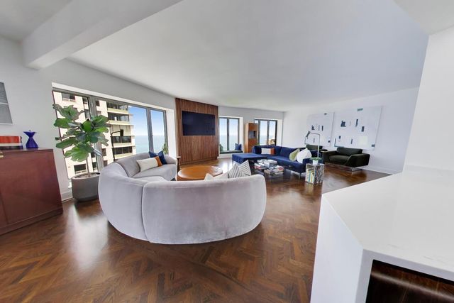 950 N Michigan Avenue 3103, Chicago, IL 60611