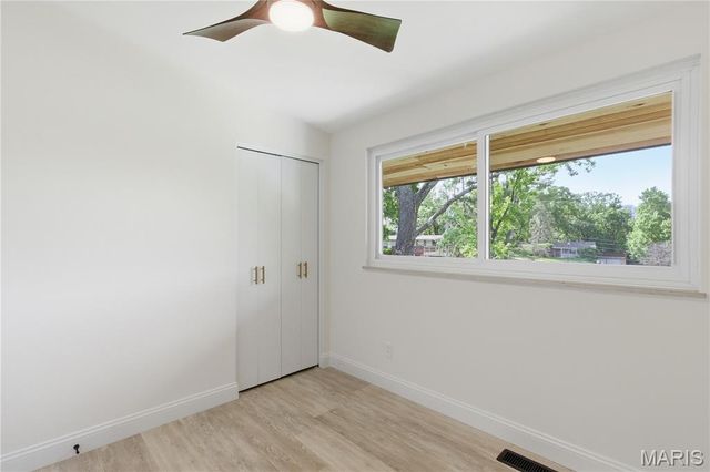 16 Stoney View Lane, St Louis, MO 63146