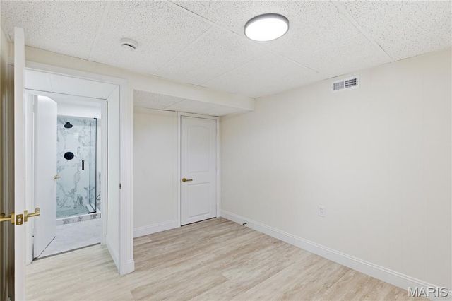 16 Stoney View Lane, St Louis, MO 63146