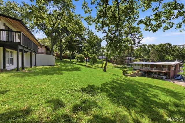16 Stoney View Lane, St Louis, MO 63146