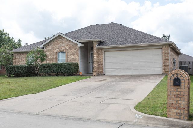 1807 Bertram Drive, Mansfield, TX 76063