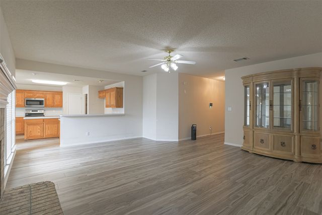 1807 Bertram Drive, Mansfield, TX 76063