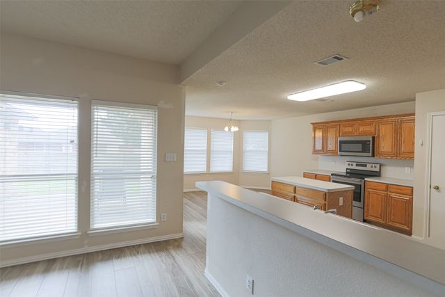 1807 Bertram Drive, Mansfield, TX 76063