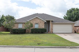 1807 Bertram Drive, Mansfield, TX 76063