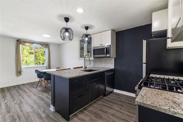 8144 Lincoln Rd, Verona, PA 15147