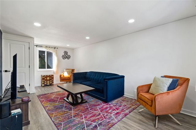 8144 Lincoln Rd, Verona, PA 15147