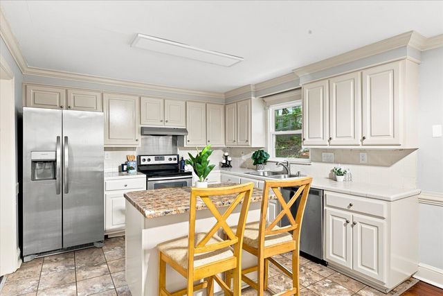 768 Kenmore Dr, Spartanburg, SC 29303