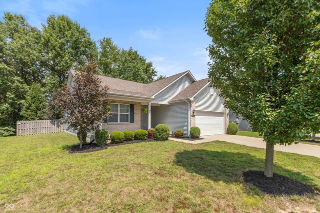 8842 Benjamin Lane, Avon, IN 46123