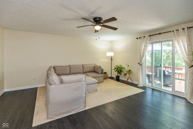8842 Benjamin Lane, Avon, IN 46123