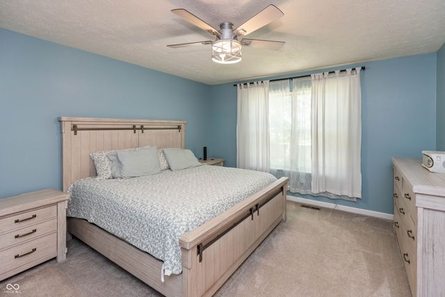 8842 Benjamin Lane, Avon, IN 46123