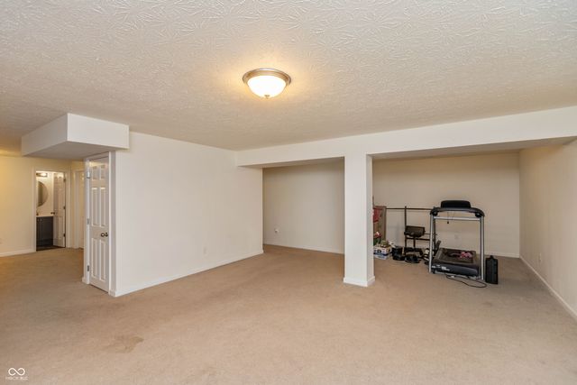 8842 Benjamin Lane, Avon, IN 46123