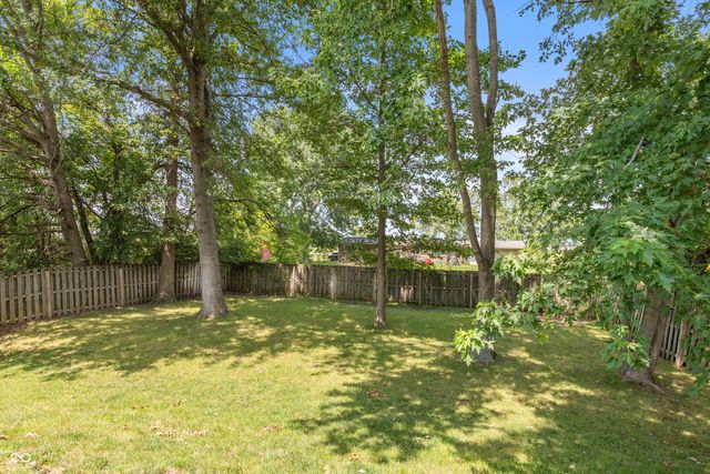 8842 Benjamin Lane, Avon, IN 46123