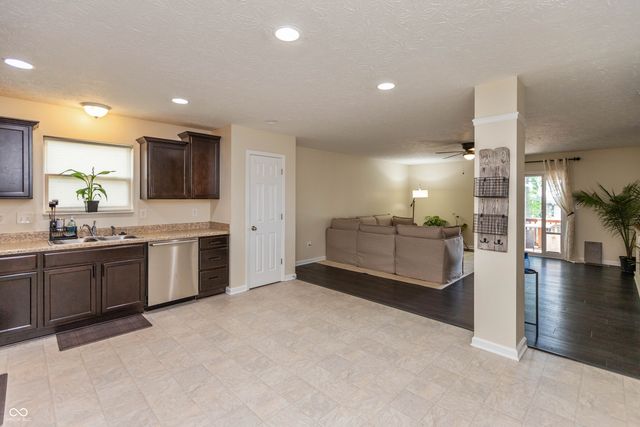 8842 Benjamin Lane, Avon, IN 46123