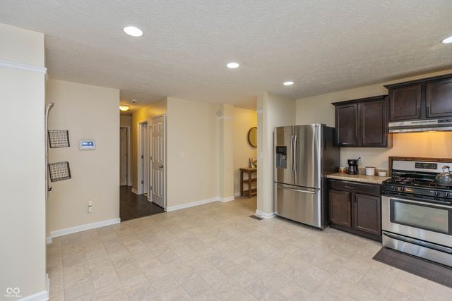 8842 Benjamin Lane, Avon, IN 46123