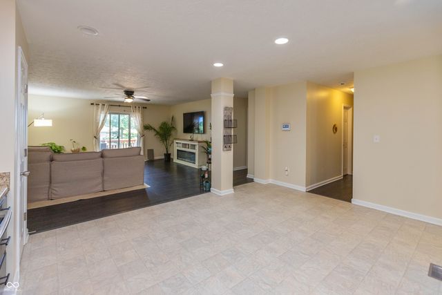 8842 Benjamin Lane, Avon, IN 46123