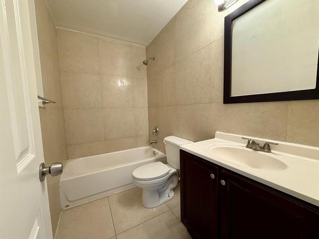 601 NE 29th Drive 4, Wilton Manors, FL 33334