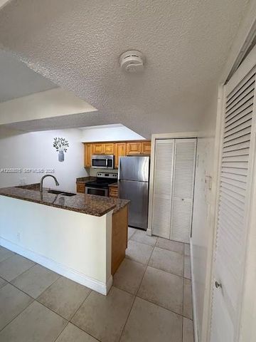 5612 Rock Island Rd 156, Tamarac, FL 33319