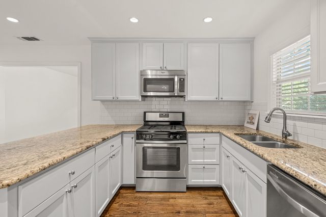 2725 Wayside Avenue, Fort Worth, TX 76110