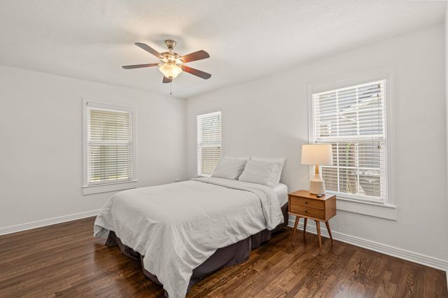 2725 Wayside Avenue, Fort Worth, TX 76110