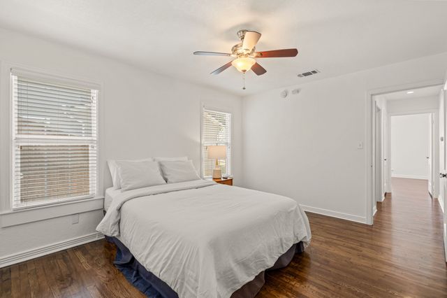 2725 Wayside Avenue, Fort Worth, TX 76110