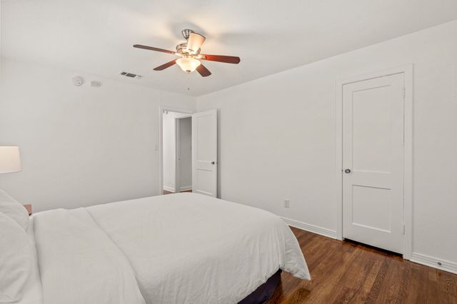 2725 Wayside Avenue, Fort Worth, TX 76110