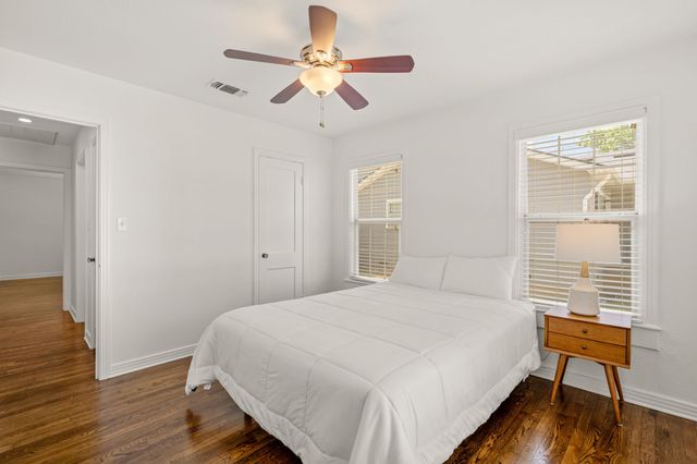2725 Wayside Avenue, Fort Worth, TX 76110