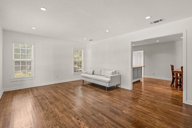 2725 Wayside Avenue, Fort Worth, TX 76110