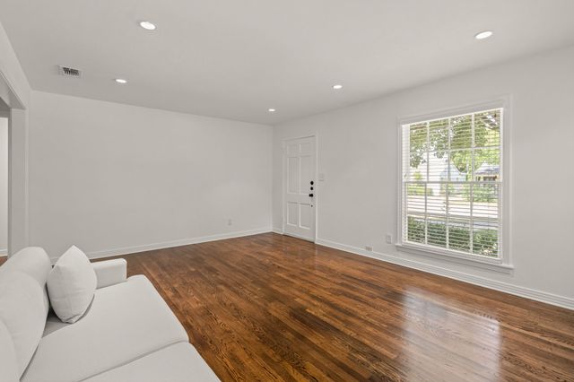 2725 Wayside Avenue, Fort Worth, TX 76110