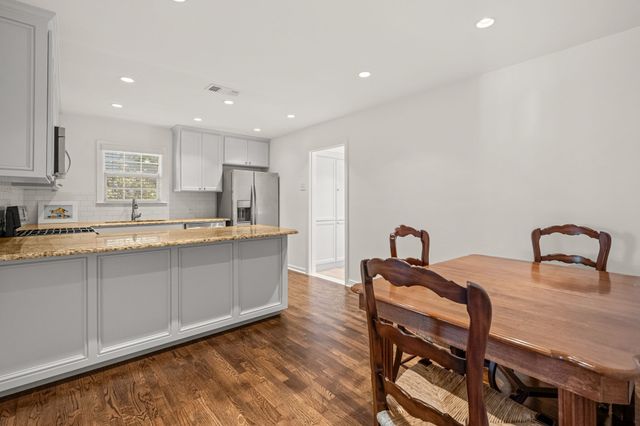 2725 Wayside Avenue, Fort Worth, TX 76110
