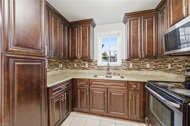 332 Catalpa AVE, Hampton, VA 23661