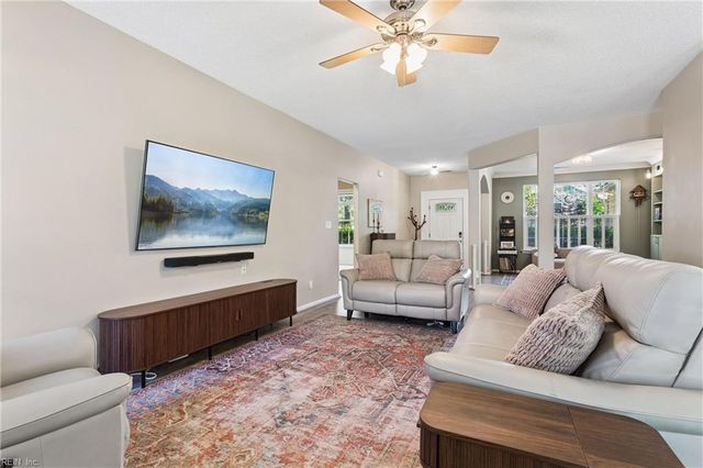 800 Andrews XING, Smithfield, VA 23430