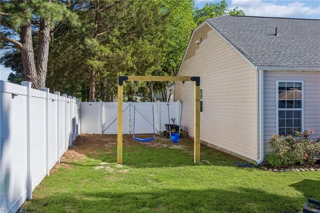 800 Andrews XING, Smithfield, VA 23430