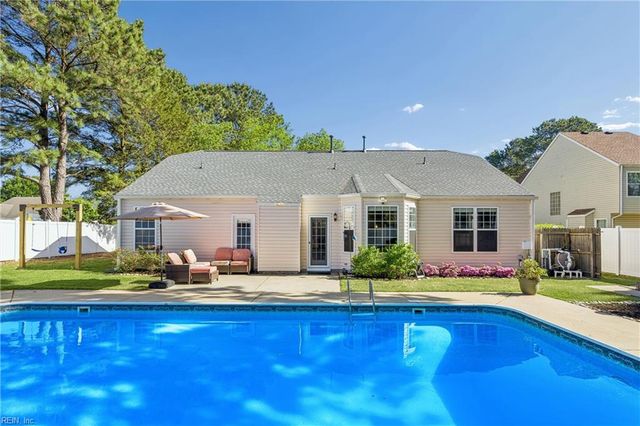 800 Andrews XING, Smithfield, VA 23430
