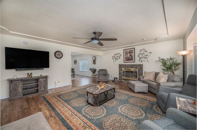 1850 Hammond Dr, Turlock, CA 95382