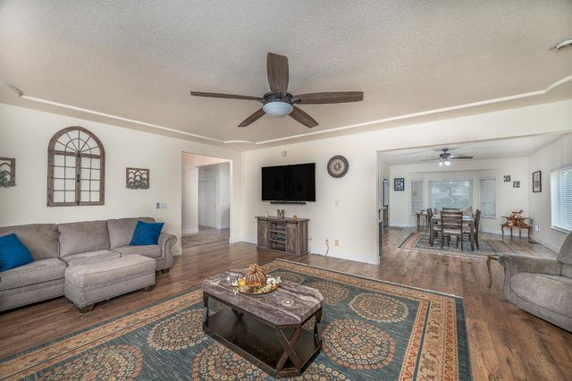 1850 Hammond Dr, Turlock, CA 95382