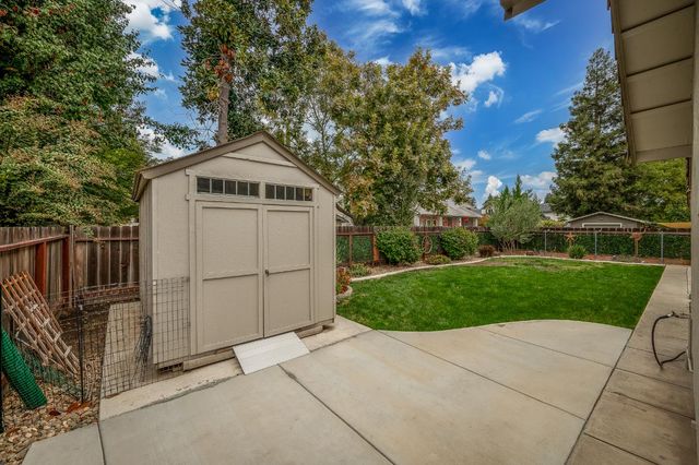 1850 Hammond Dr, Turlock, CA 95382