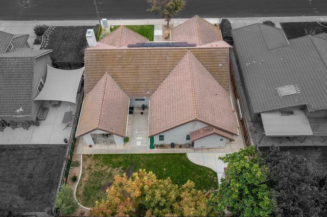 1850 Hammond Dr, Turlock, CA 95382