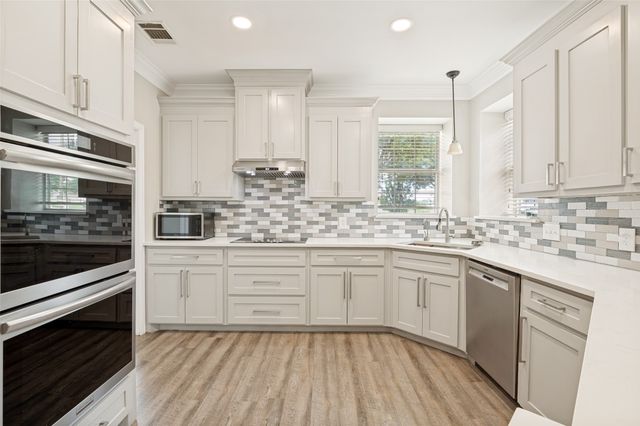 1320 E Highland Road, Waxahachie, TX 75167