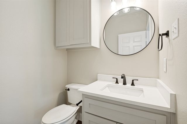 1320 E Highland Road, Waxahachie, TX 75167