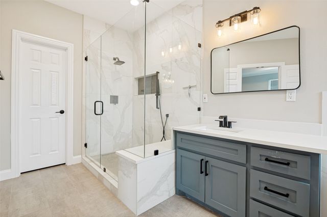 1320 E Highland Road, Waxahachie, TX 75167