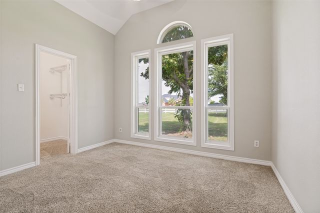 1320 E Highland Road, Waxahachie, TX 75167