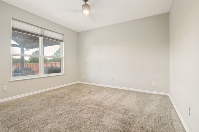 1320 E Highland Road, Waxahachie, TX 75167