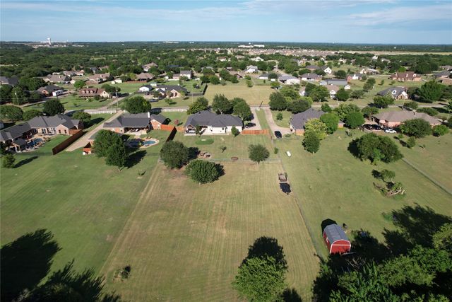 1320 E Highland Road, Waxahachie, TX 75167