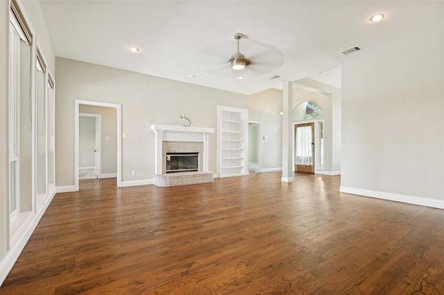1320 E Highland Road, Waxahachie, TX 75167